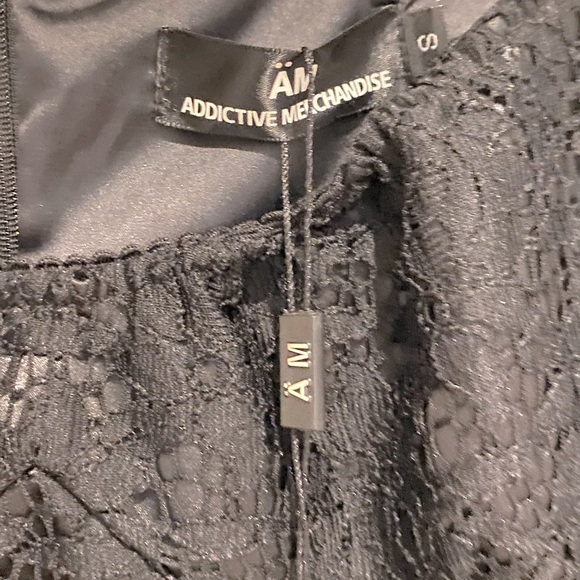 Little Black Dress Flower Embroidery - Picture 3 of 5